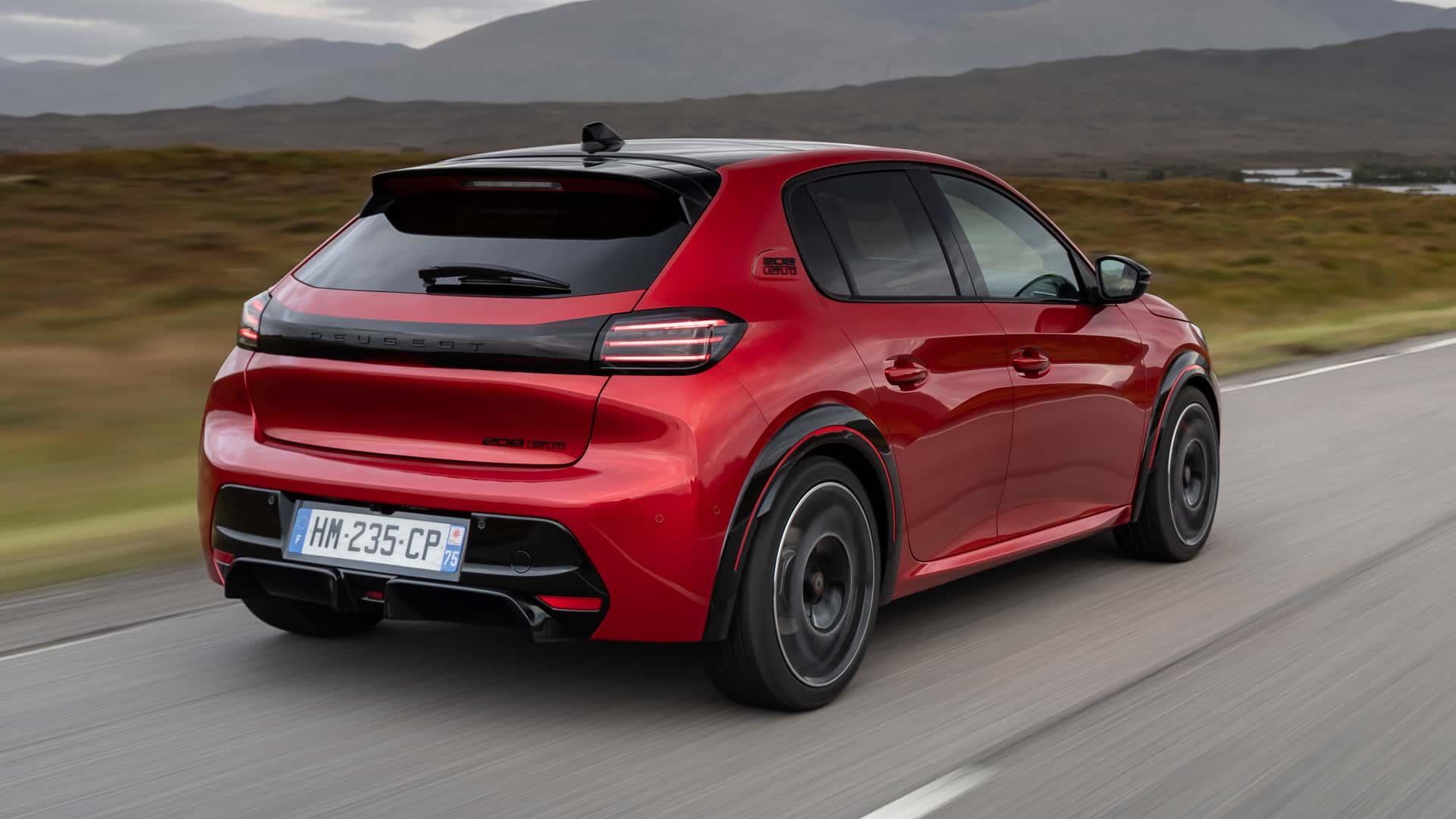 Peugeot e-208 GTi, вид сзади