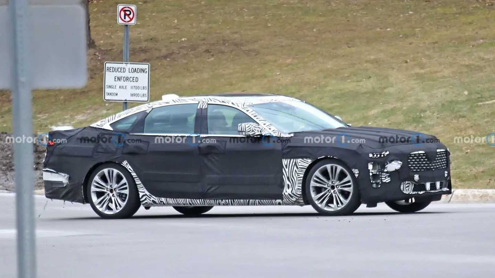 new-cadillac-ct6-side-view-spy-photo.jpg