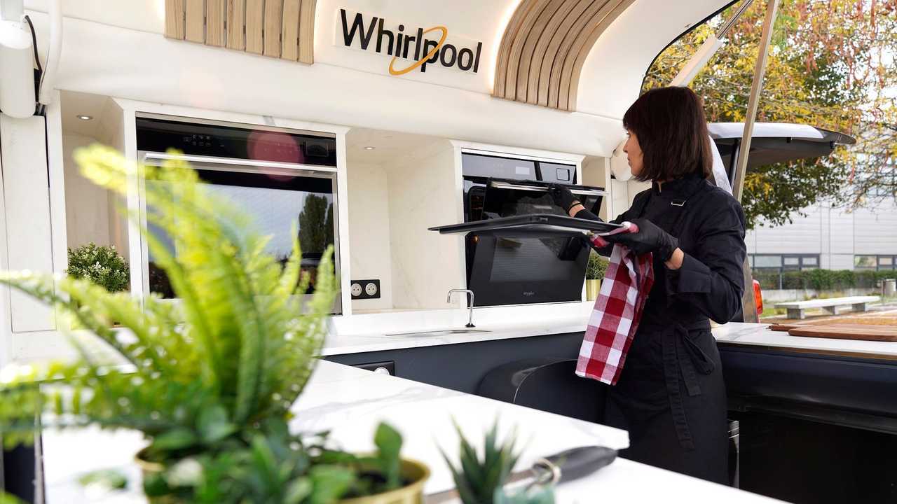 Peugeot Expert с кухней Whirlpool