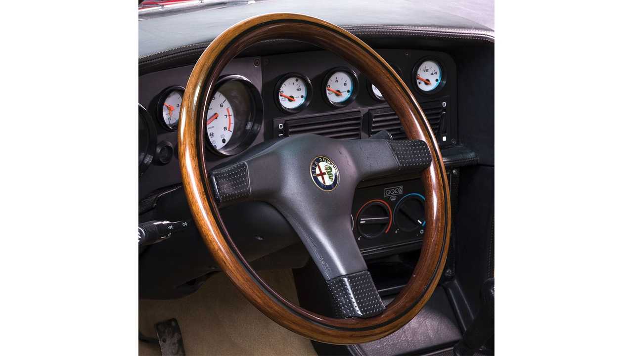 Alfa Romeo ZS restaurado