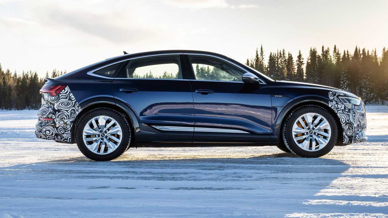 Обновленный Audi e-tron Sportback на зимних тестах