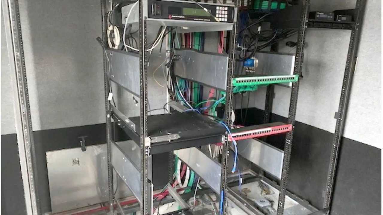 2005 Freightliner Argosy Mobile FBI Command Unit Server Rack