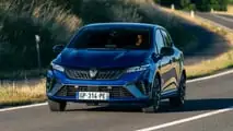Foto - Renault Clio E-Tech Hybrid (2023), prova su strada