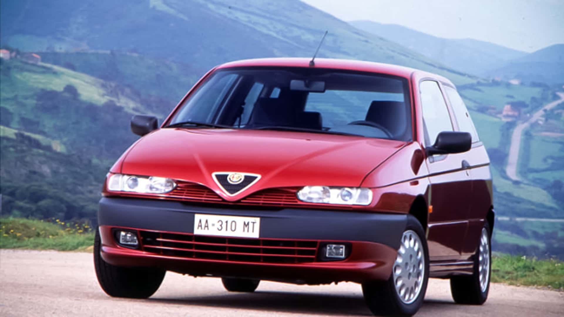 Alfa Romeo 145/146 (1994-2000): A case for fans?