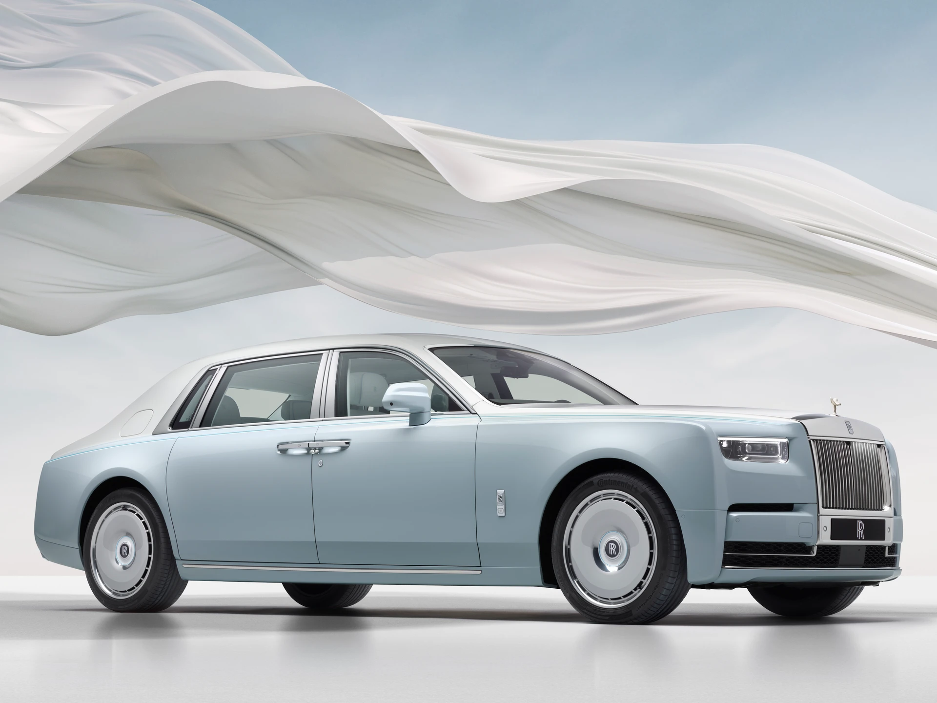 Rolls-Royce, bu Phantom'un iç mekanını 2 yılda hazırladı