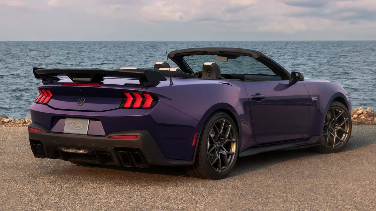 Ford Mustang Dark Horse SC Cabrio