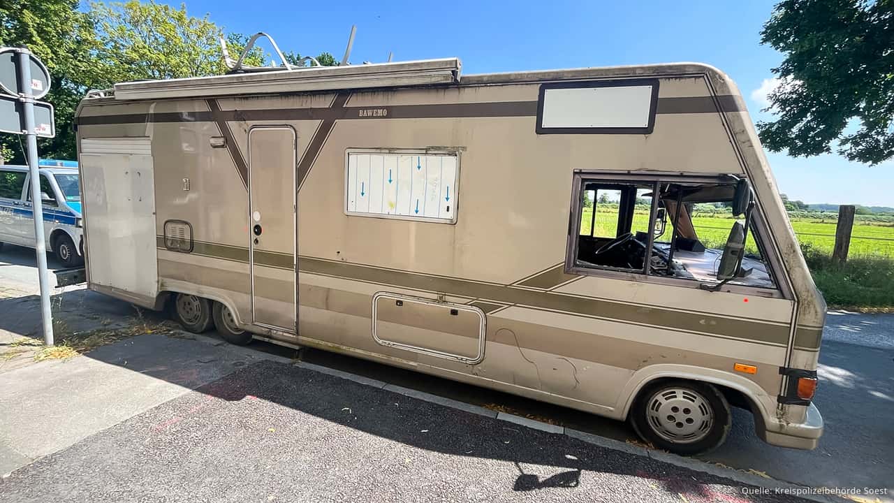 Polizei stoppt Wohnmobil ohne Fenster in NRW