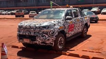 Flagra: Toyota Hilux elétrica no Brasil