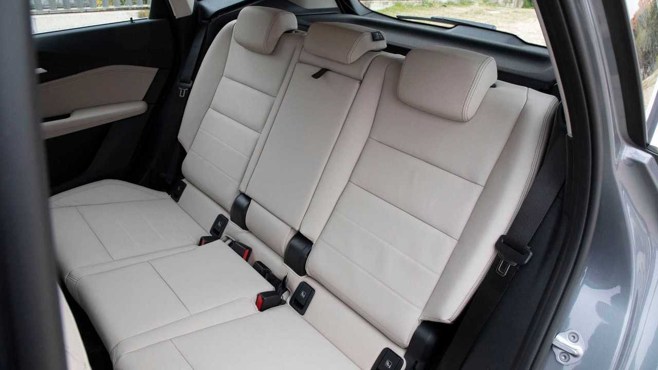BMW 218i Active Tourer 2022 prueba en video