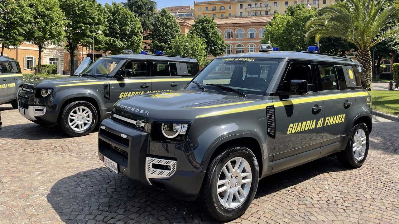 Land Rover Defender Guardia di Finanza