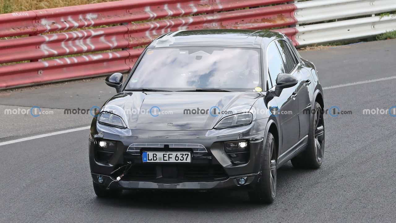 Porsche Macan EV 2023, le nuove foto spia