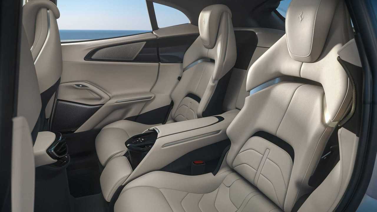 2024-ferrari-purosangue-interior-rear-seats (1)