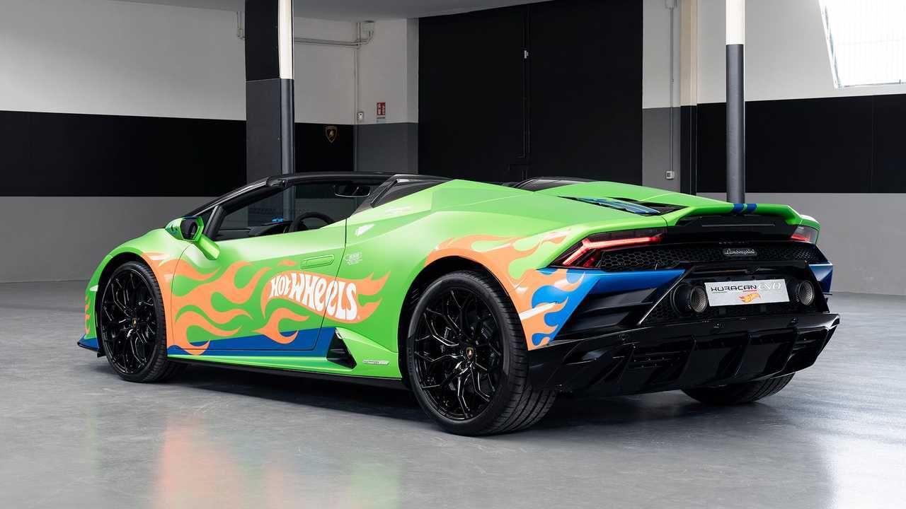 Lamborghini Supertoy by Hot Wheels