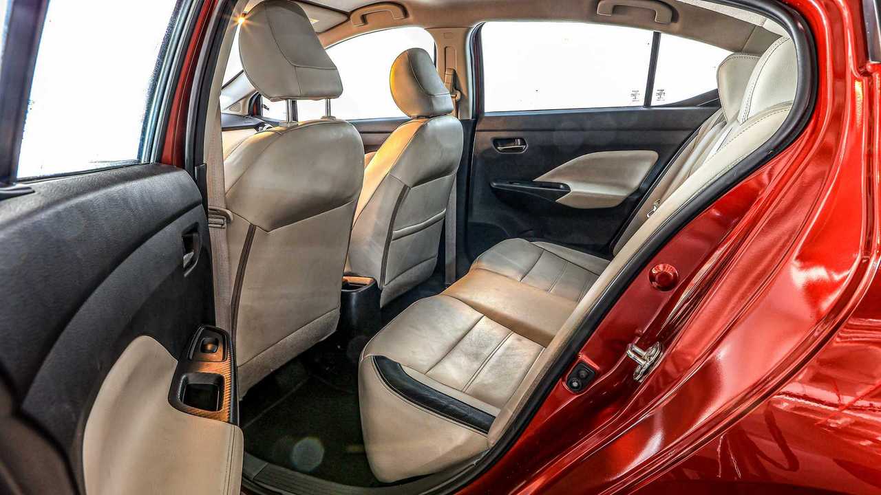 Comparativo: Honda City Touring vs. Nissan Versa Exclusive vs. Toyota Yaris Sedan XLS