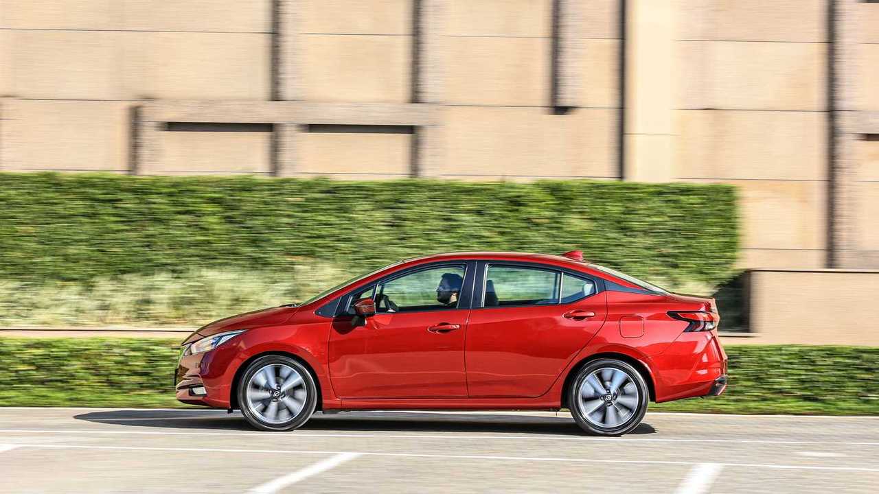 Comparativo: Honda City Touring vs. Nissan Versa Exclusive vs. Toyota Yaris Sedan XLS