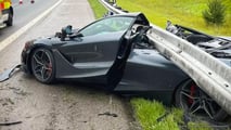 McLaren zerschellt bei 250.000 € Crash