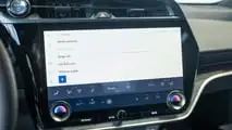 Lexus RZ 550e 2025 vista dal vivo