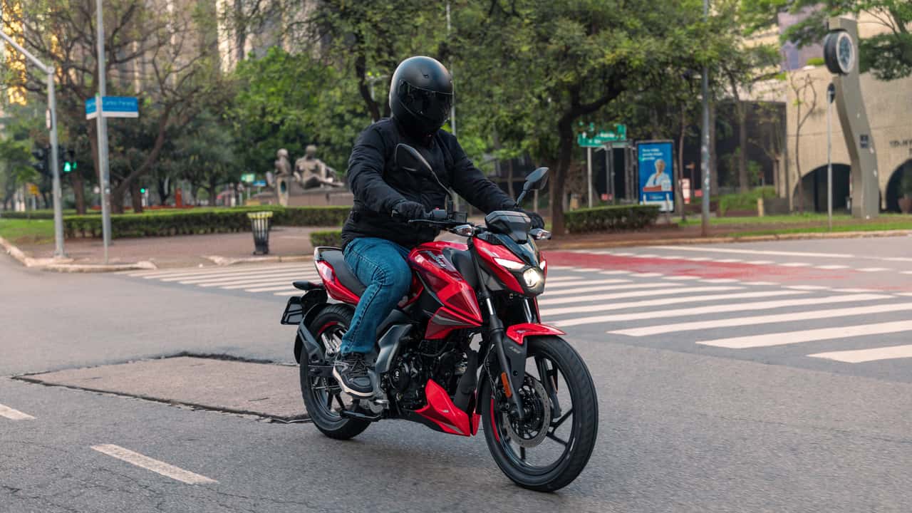 Fábrica da Bajaj no Brasil celebra 1 ano com 22 mil motos produzidas