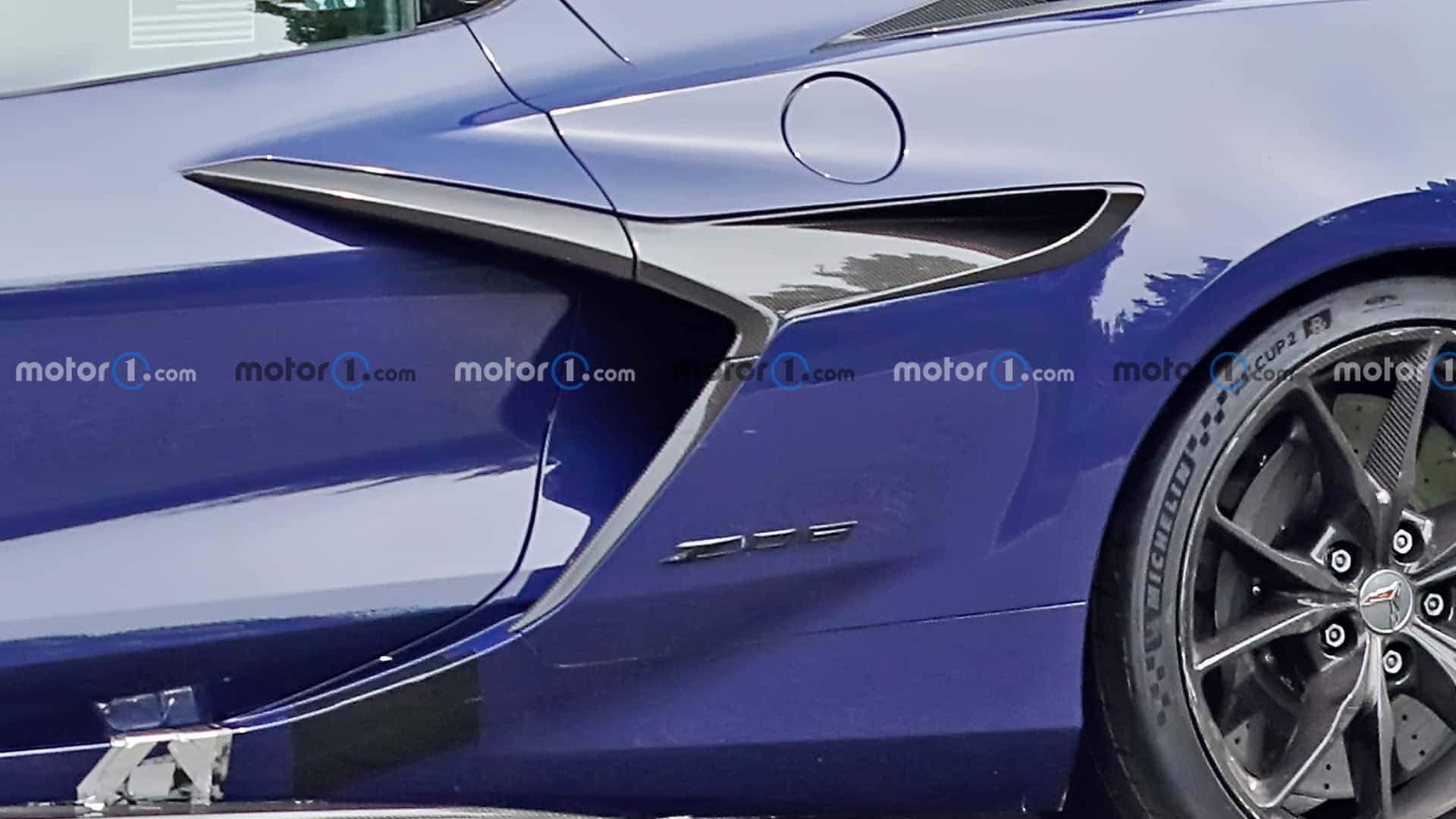 https://cdn.motor1.com/images/mgl/JOVwbJ/s1/2026-chevrolet-c8-corvette-zora-spy-shots-undisguised-exterior-7.jpg