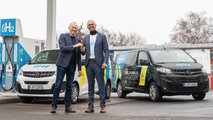 Opel consegna due Vivaro-e HYDROGEN a H2 MOBILITY Germany