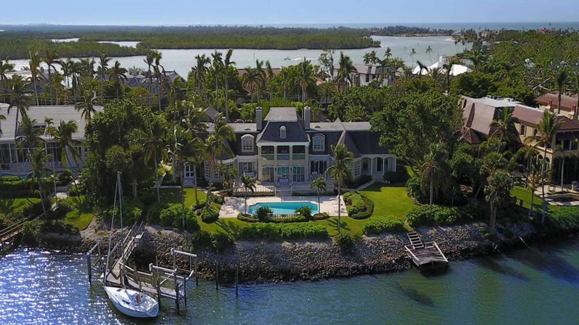 Motor Mansions A Naples Waterfront Property Paired With Modern Supercars