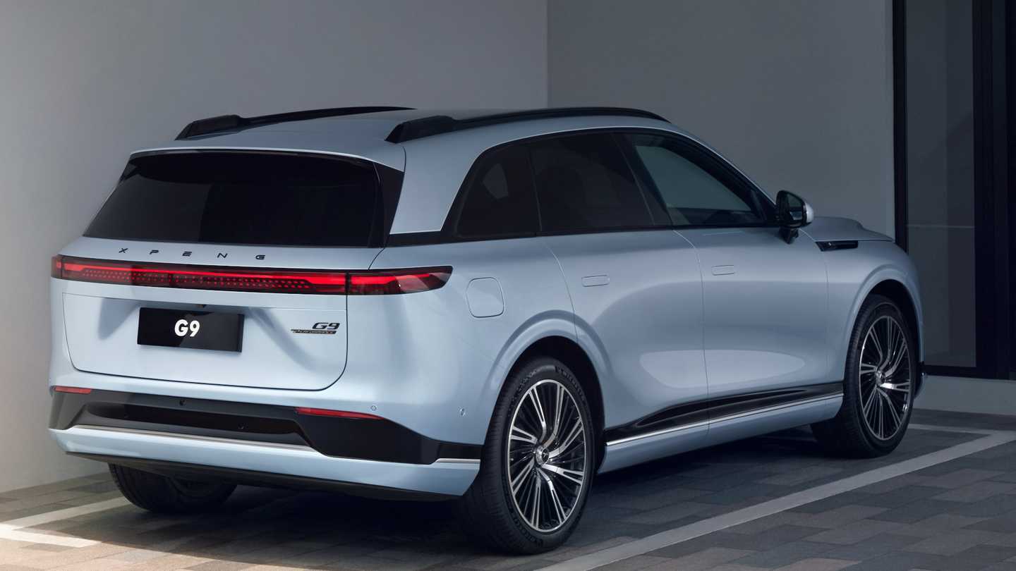 Le Xpeng G9 e P7 restyling debuttano in Europa