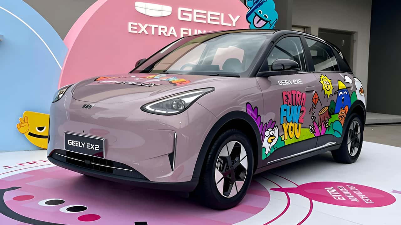 Geely EX2 inicia produção fora da China