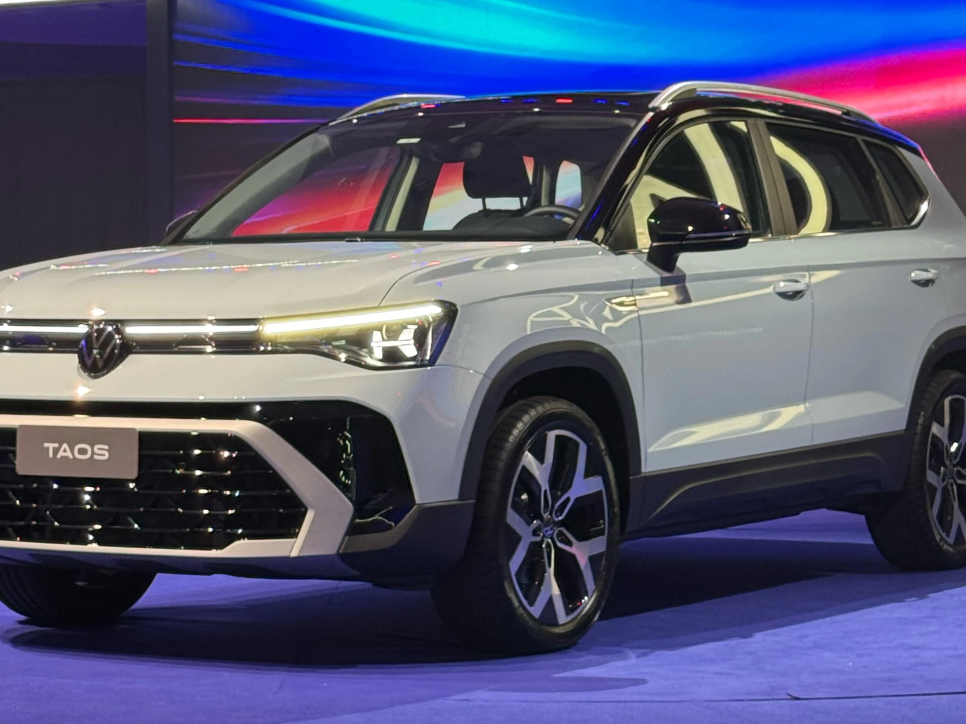 Novo VW Taos 2026 chega com visual renovado, mas sem preço definido