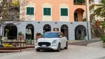 Suzuki Swift Hybrid 2025 Sakura - Foto dinamiche