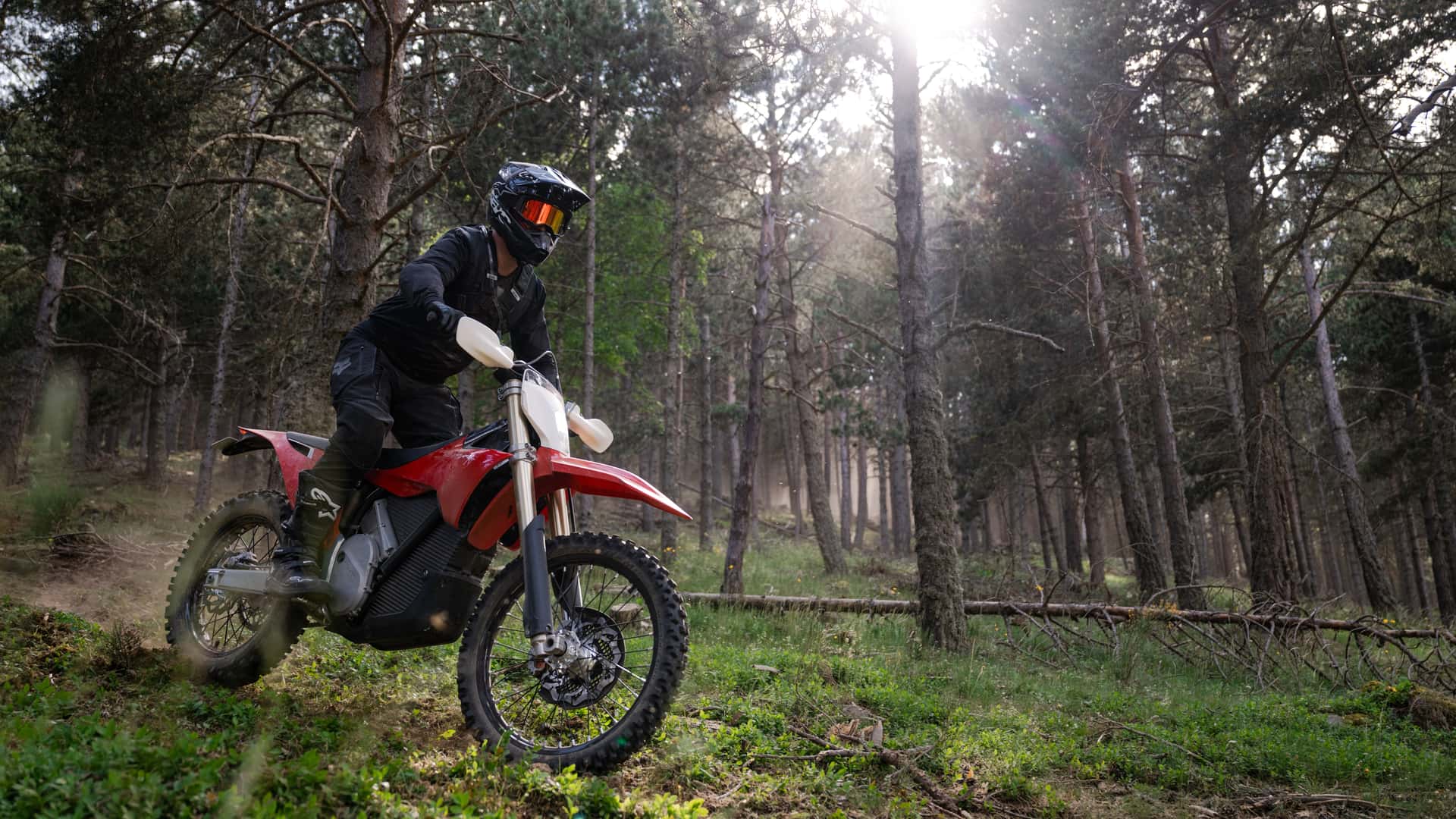 www.rideapart.com