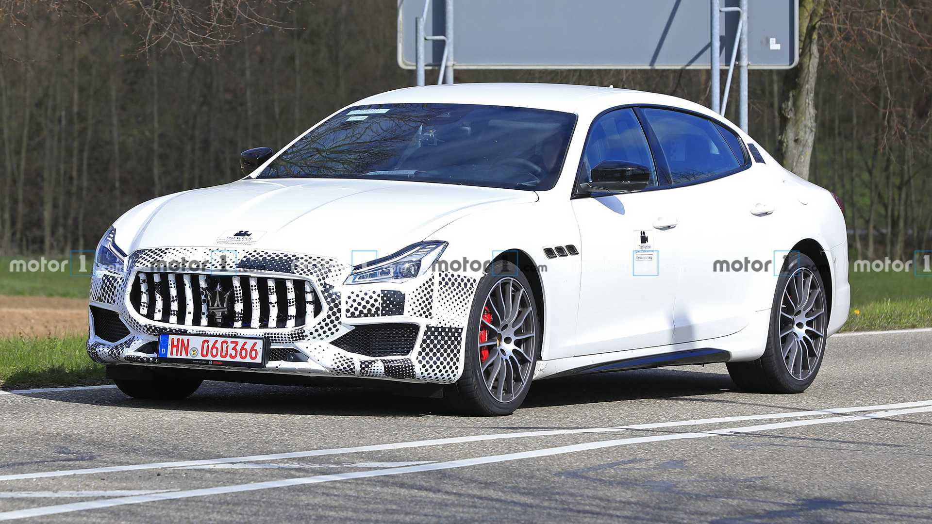 maserati-quttroporte-facelift-spy-photo.jpg