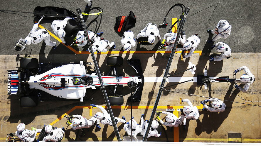 Practice pitstop for Felipe Massa, Williams FW40