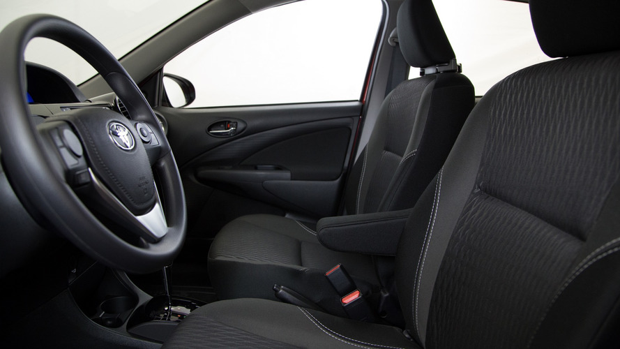 Toyota Etios Sedan AT