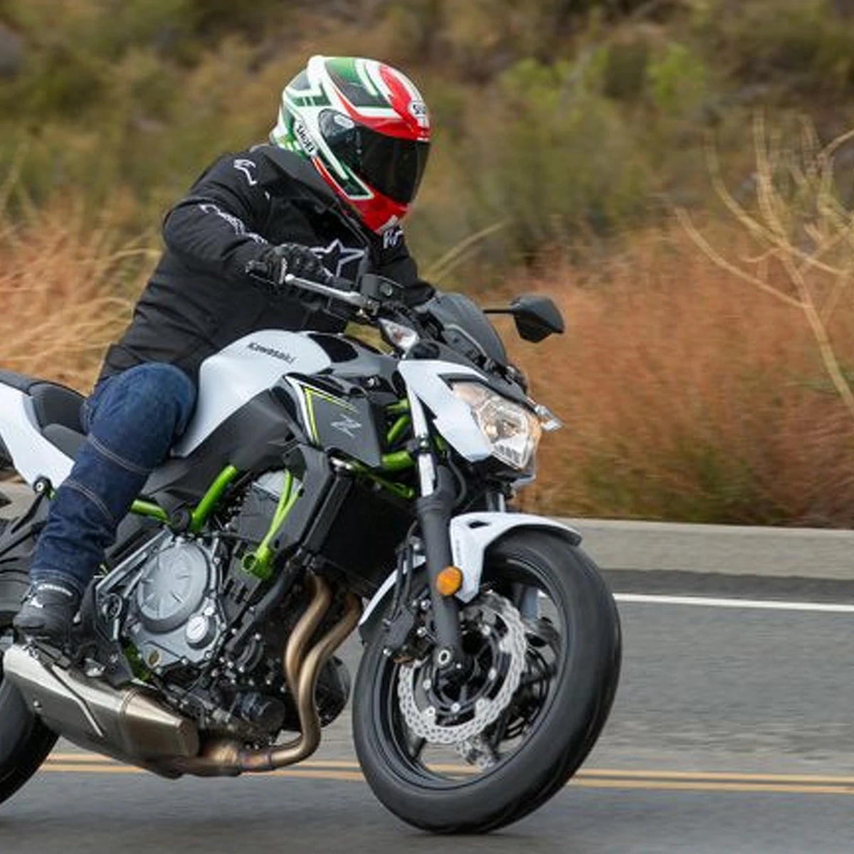 Kawasaki Z650 - Já aceleramos a substituta da ER-6n que chega em