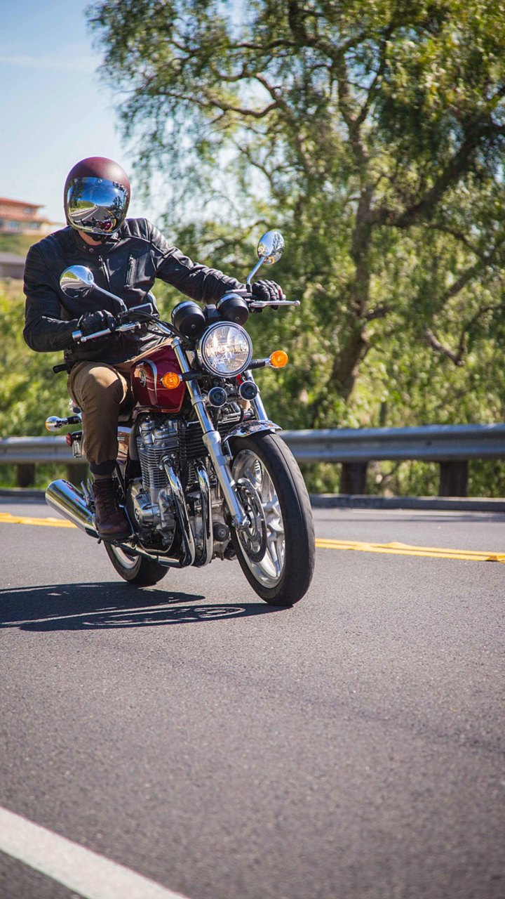 2015 Honda CB1100 Deluxe Review - The Modern Cafe