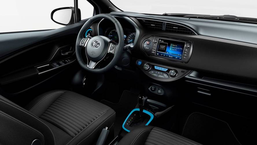 Toyota Yaris Cyan