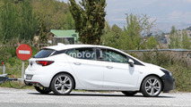 Makyajlı Opel Astra Casus Fotoğrafları
