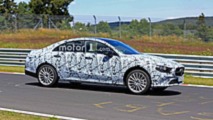 Yeni jenerasyon Mercedes-Benz CLA casus fotoğraflar