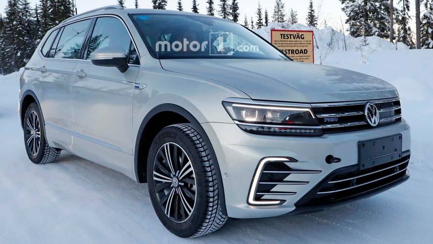 VW Tiguan PHEV Spy Photo