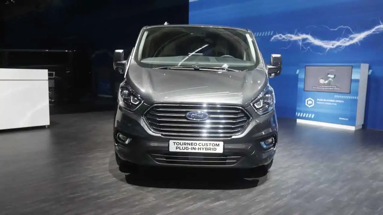 ford tourneo custom phev hybrid