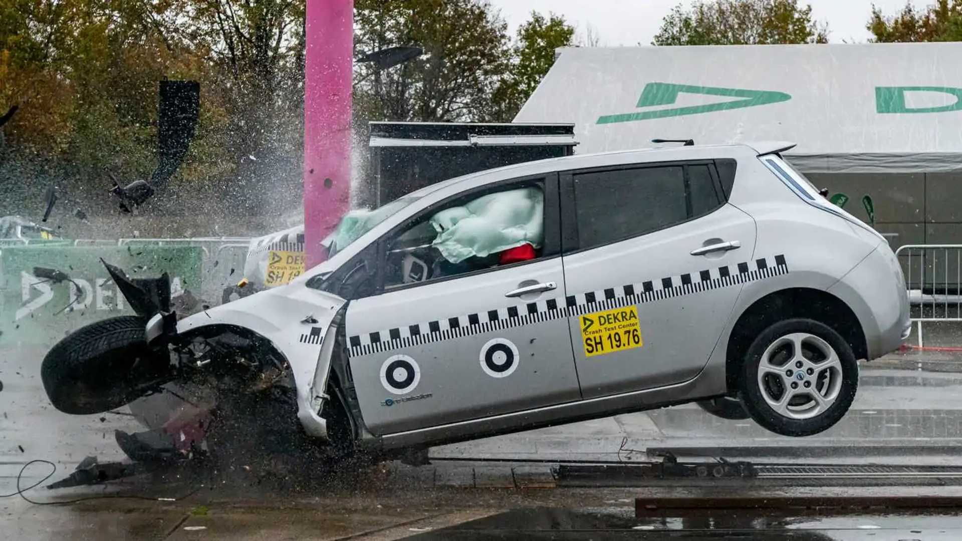 Nissan Leaf in Dekra-Crashtest