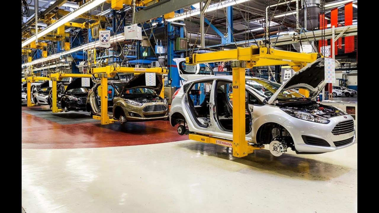 Trump diz que investimento de US$ 1,6 bi da Ford no México é "uma vergonha"