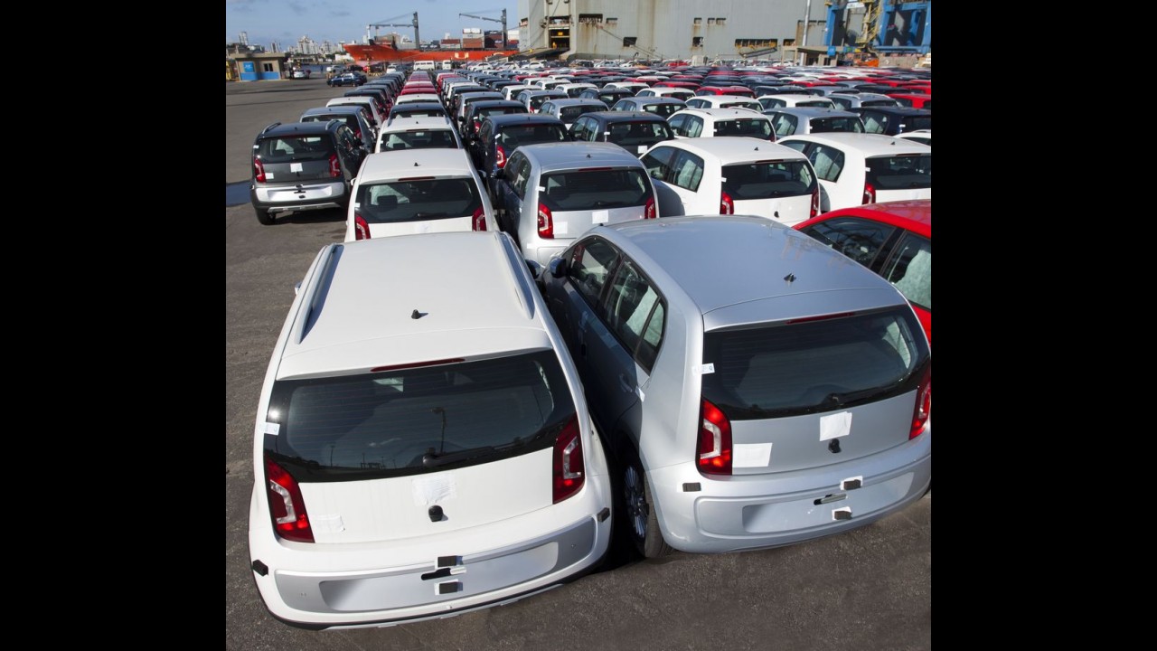 Governo prepara programa de renovação para carros com mais de 15 anos