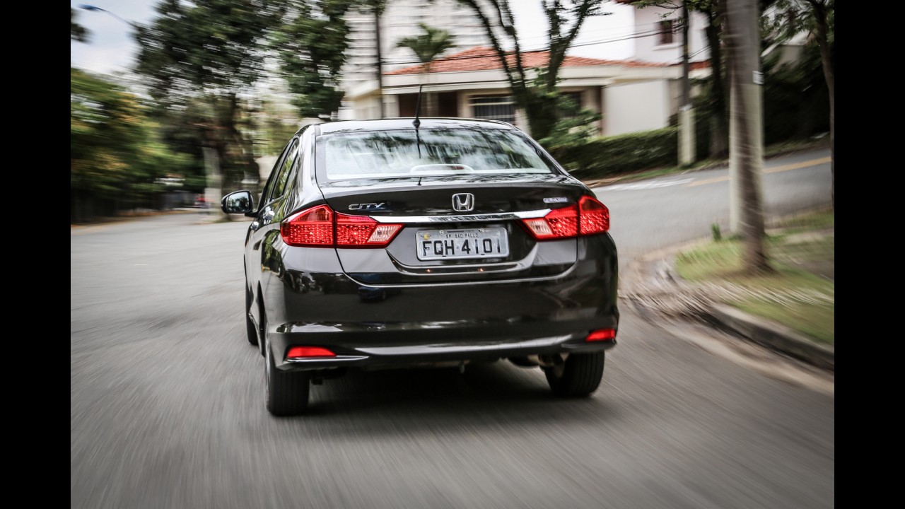 Sedãs compactos: isolado na liderança, Etios Sedan é único a crescer