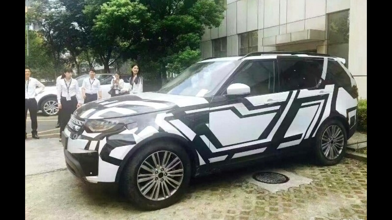 Flagra: interior do novo Land Rover Discovery 5 aparece pela 1ª vez