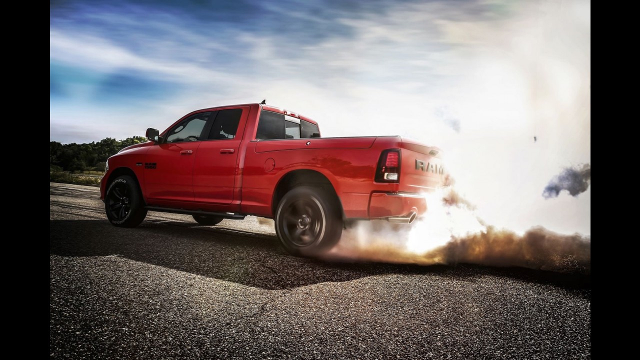 Prevista para o Brasil, RAM 1500 2017 ganha visual agressivo com personalização Night Pack