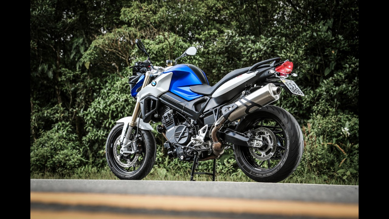 Avaliação exclusiva: já aceleramos a nova BMW F800R 2015