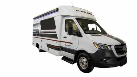 Chinook Summit, una autocaravana compacta llena de soluciones Autocaravana Chinook Summit