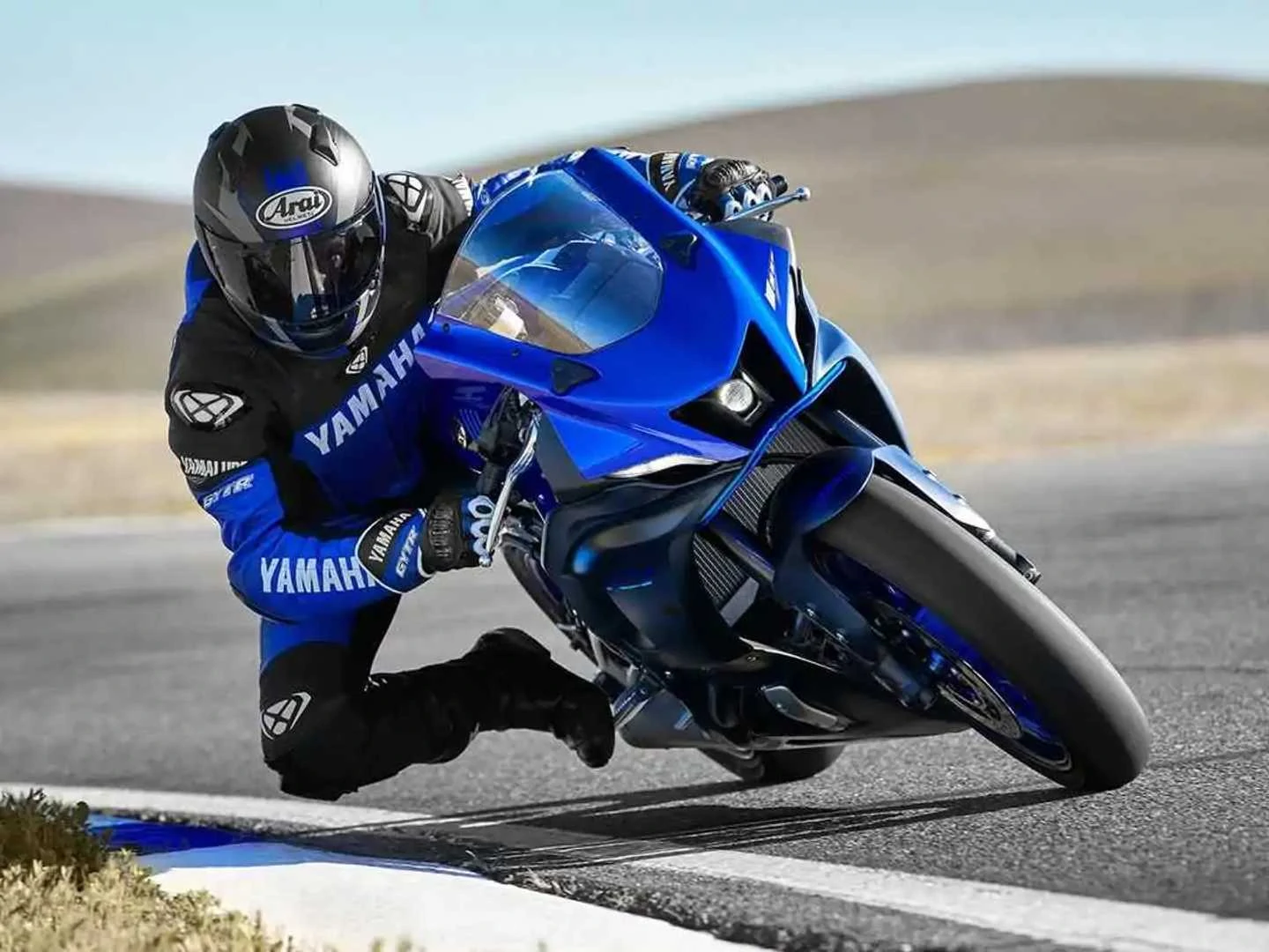22_yzf-r7_team-yamaha-