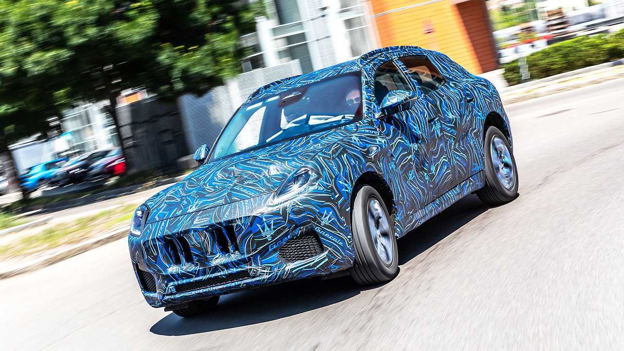 Top management Stellantis alla sede Maserati di Modena